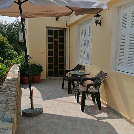 Philoxenia Holiday Home Pappadhiánika エクステリア 写真