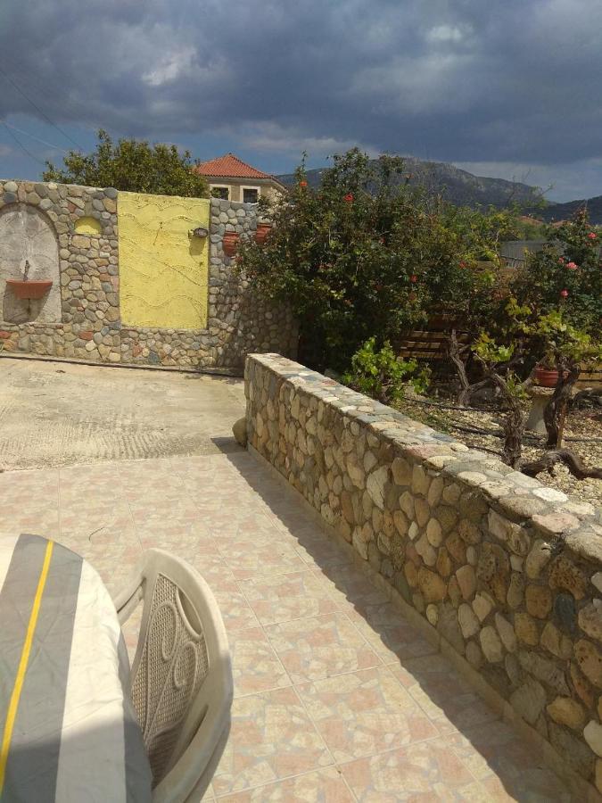 Philoxenia Holiday Home Pappadhiánika エクステリア 写真